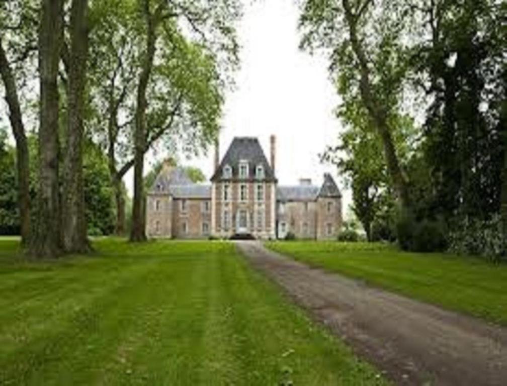 Chateau De Villars Villeneuve-sur-Allier ภายนอก รูปภาพ